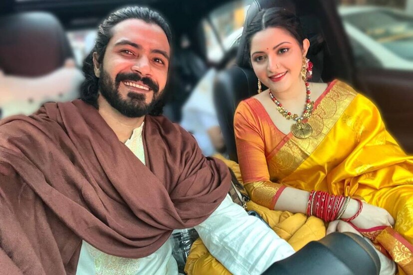নিজের কয়েকটি ছবি দিয়ে পরীমণি লেখেন, 'এভাবেই বছর পেরোবে /কাল পেরোবে…./ যেভাবে এখন মাস পেরিয়ে যায়! /কিছু তবু ফিরে পাওয়া যায় না। এই যেমন আমি। হারিয়ে ফেললে তো হারিয়েই ফেললে। আমি তোমার ওই সব প্রাক্তন প্রেমিকাদের মত নই, যে চাইলেই আবার গায়ে ঘেঁষা যায়।'