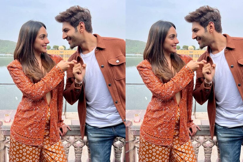 প্রচারে একটি কমলা ব্রালেটের সঙ্গে রং মিলিয়ে ব্লেজার এবং ট্রাউজার্স পরেছিলেন অভিনেত্রী। আর তাঁর সেই পোশাক দেখেই মাথচাড়া দিয়ে ওঠে গুঞ্জন। ছবিতে অভিনেত্রীর পেটের তলদেশ খানিক স্ফীত দেখতে লাগে। আর তা দেখেই নেটিজেনদের একাংশ ধরে নেন, মা হতে চলেছেন কিয়ারা।