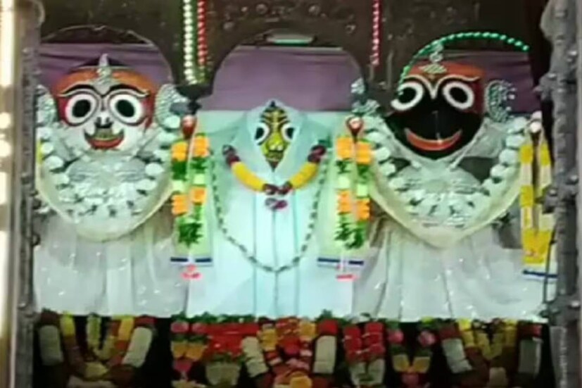 এক পক্ষকাল পরে ষোলতম দিনে অসুস্থতা থেকে সুস্থ হন বিগ্রহরা। ষোলতম দিনেই পালিত হয় নেত্রোৎসব বা নব যৌবন উৎসব৷ এর পর আবার নিয়মিত দর্শনের জন্য স্বস্থানে ফিরে আসেন তিন দেবদেবী৷