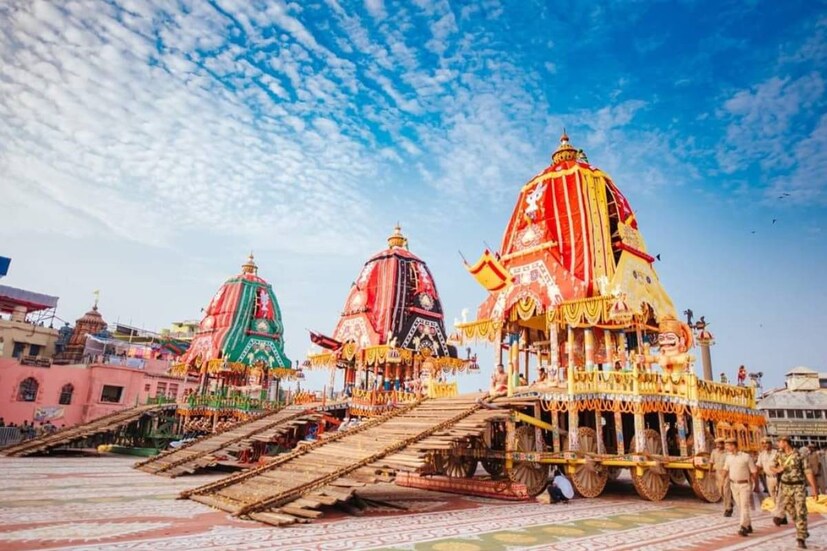 উল্টো রথযাত্রা পরিচিত বহুড়া যাত্রা নামে। রথযাত্রার পর গুন্ডিচা মন্দির থেকে ফের মূল মন্দিরে জগন্নাথ, বলরাম ও সুভদ্রার প্রত্যাবর্তনই হল উল্টোরথের যাত্রা। মূল রথযাত্রার উল্টো পথে শোভাযাত্রা হয় বলে এর নাম ‘উল্টো রথ’।