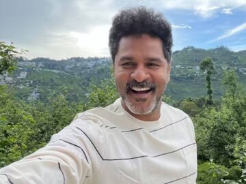 ৫০ বছর বয়সে পৌঁছে ফের পিতৃত্বের স্বাদ পেলেন প্রভুদেবা