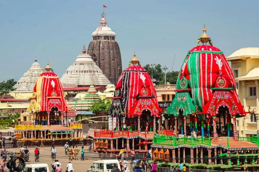 আষাঢ় মাসের শুক্লাপক্ষের দ্বিতীয়া তিথিতে পালিত হয় জগন্নাথদেব, বলভদ্র এবং সুভদ্রার রথযাত্রা। 