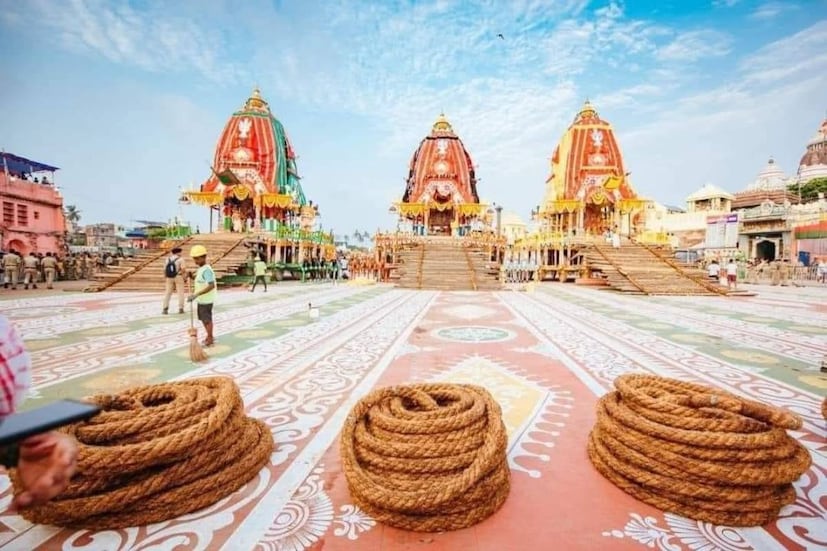 আষাঢ় মাসের শুক্লা পক্ষের দ্বিতীয়া তিথিতে উদযাপিত হয় রথযাত্রা। তার আট দিন পর দশমী তিথি নির্ধারিত উল্টোরথ যাত্রার জন্য।