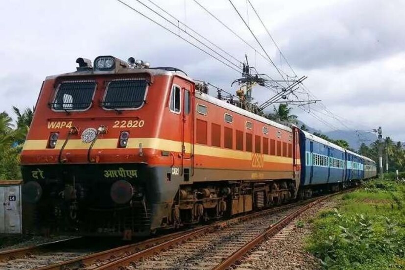 ট্রেন পরিষেবা সংক্রান্ত বহু সিদ্ধান্ত বিভিন্ন সময় ভারতীয় রেল নিয়ে থাকে যা যাত্রীদের জন্য জানা খুবই জরুরি। ভারতীয় রেল ফের একবার বেশ কিছু ট্রেনের সময়সূচিতে পরিবর্তন আনছে। 