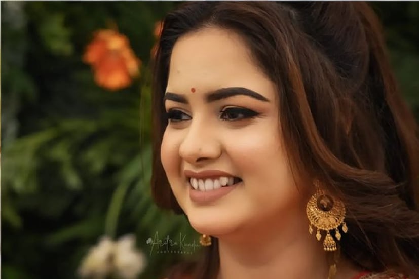 *পায়েল অবশ্য নিজের নামের চেয়ে 'এই পথ যদি না শেষ হয়' সিরিয়ালের 'মুমু দিদি' বা 'কে আপন কে পর' সিরিয়ালের চরিত্রের নামে অধিক পরিচিত অনুরাগীদের কাছে। বর্তমানে অবশ্য তিনি অভিনয় করছেন 'রাঙা বউ' ধারাবাহিকে সীমন্তিনী চরিত্রে অভিনয় করছেন। ছবিঃ সংগৃহীত। 