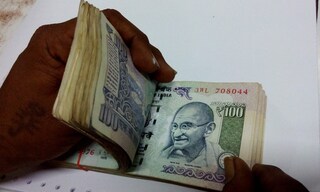 এই পেনশন স্কিমগুলিতে এখনই জমাতে শুরু করুন