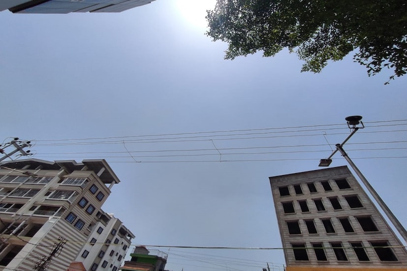 আগামী বেশ কিছুদিন পুরুলিয়া জেলার জন্য তাপ্রবাহের সর্তকতা জারি করেছে হাওয়া অফিস। রয়েছে কমলা সর্তকতা। এই মুহূর্তে বৃষ্টির কোনও সম্ভাবনার কথাই জানাচ্ছে না হাওয়া অফিস।