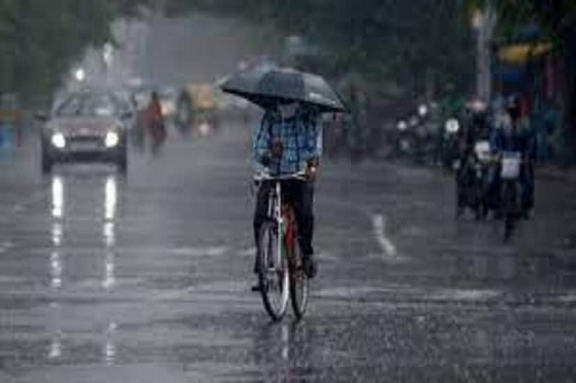 শুক্রবার উত্তরপ্রদেশের বিভিন্ন জায়গায় প্রচুর গরম লক্ষ্য করা গিয়েছে ৷ সর্বাধিক ঝাঁসিতে লক্ষ্য করা গিয়েছে ৪৩.৭ ডিগ্রি সেলসিয়াস ৷ প্রতীকী ছবি ৷
