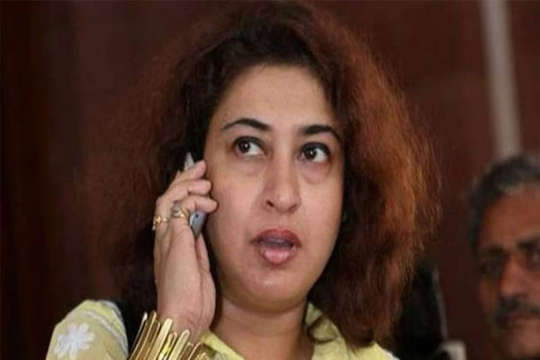 গ্রামবাসীদের অভিযোগের মুখে তৃণমূল সাংসদ শতাব্দী রায়! দেখুন