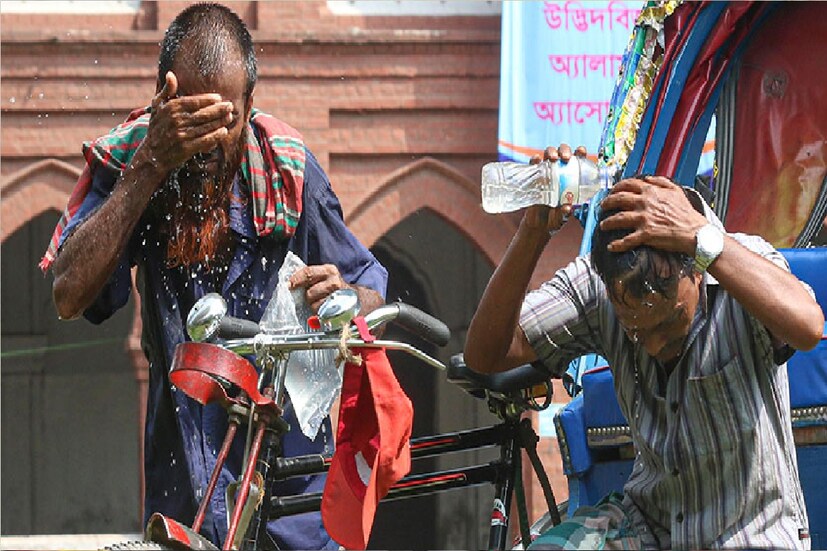 *সকাল থেকেই মেঘলা রোদ বাঁকুড়া জেলায়। যার ফলে বেড়েছে গুমোট ভাব। কাগজে কলমে রয়েছে এ দিন চল্লিশ শতাংশ বৃষ্টিপাতের সম্ভাবনা। বেলা ১১'টা থেকে সন্ধ্যা ৬'টা পর্যন্ত আকাশ মেঘলা হতে পারে এবং হতে পারে সামান্য বৃষ্টিপাতও। ফাইল ছবি। 