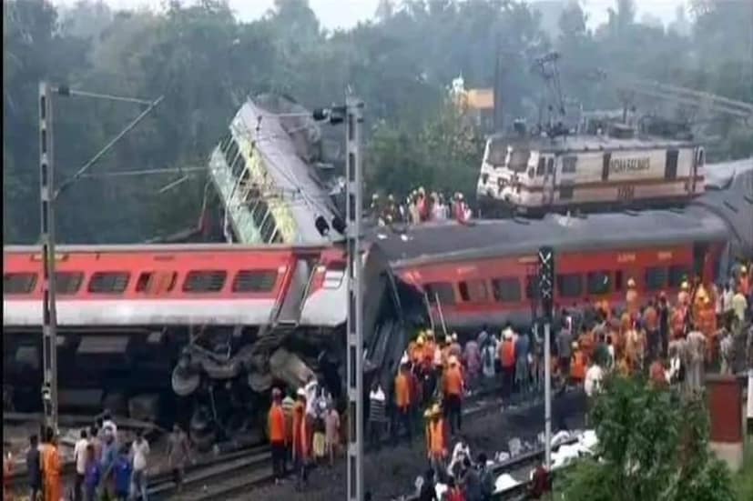ভয়াবহ পরিস্থিতিতে ওডডিশার পাশে দাঁড়ানোর সিদ্ধান্ত নেন বাংলার মুখ্যমন্ত্রী মমতা বন্দ্যোপাধ্যায়। বাংলা থেকে ওড়িশায় প্রতিনিধিদল পাঠানো হয়েছে। শুক্রবারে গভীর রাতেই তাঁরা পৌঁছে গিয়েছেন বালেশ্বরে। শনিবার ঘটনাস্থলে যাচ্ছেম মুখ্যমন্ত্রী নিজে।
