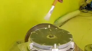 এবার ঘরে বসে সহজেই গম, ডাল, মশলা পেষাই করে নেওয়া যাবে! বাজারে এসেছে এক দারুণ কাজের যন্ত্র