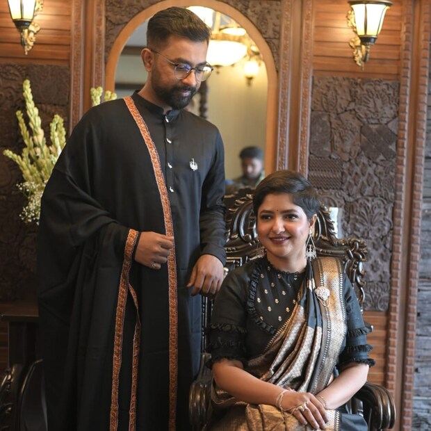 রবীন্দ্রনাথ ঠাকুর ও কাজী নজরুল ইসলামের গানকে এক অনবদ্য ফিউশন এর মধ্যে দিয়ে পরিবেশনা করেছেন এই মিউজিক ভিডিওর গান। মিউজিক ভিডিওর ক্রিয়েটিভ ডিরেক্টর 'জে এস ই মিউজিক'-এর কর্ণধার জোনাই বাগচী সিং। মিউজিক ভিডিওতে রবি ঠাকুরের গানের অংশ গেয়েছেন লগ্নজিতা, নজরুল গীতির অংশ পরিবেশন করেছেন রণজয় ভট্টাচার্য।