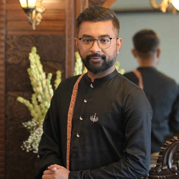 অন্যদিকে রণজয় ও এই মিউজিক ভিডিওর অংশ হতে পেরে খুবই আনন্দিত। তিনি বলেন, &quot; লগ্নজিতার সঙ্গে গান নিয়ে কাজ করা সব সময়েই খুব সুন্দর একটা অভিজ্ঞতা , এক্ষেত্রেও তার অন্যথা হয়নি। মিউজিক ভিডিওর জন্য সকলেই খুব যত্ন করে কাজ করেছে। আশা করি এই ফিউশন সকলের ভাল লাগবে।&quot; 