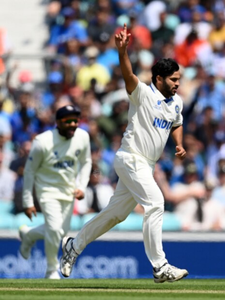 রাহানের ৮৯ রানের ইনিংসের পাশাপাশি শার্দুল ঠাকুর করেন ৫১ রান। প্রথম ইনিংসে বোলিংয়েও ওয়ার্নার ও স্মিথের বড় উইকেট নিয়েছেন শার্দুল ঠাকুর।