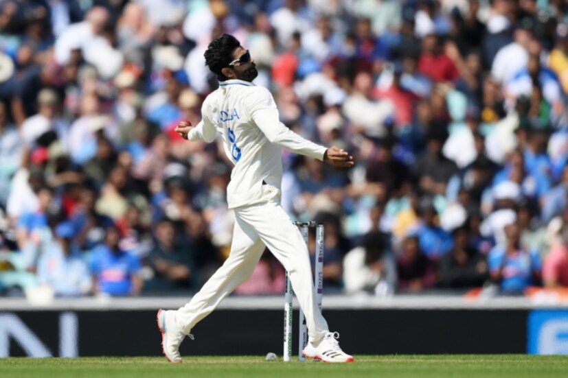 ৪৩ রান জুটিতে যোগ করার পর ষষ্ঠ উইকেট পড়ে অস্ট্রেলিয়ার। রবীন্দ্র জাদেজের স্পিন অনেকক্ষণ ধরেই সমস্যা ফেলছিল অজি ব্যাটারদের। দলের ১৬৭ রানের মাথায় জাদেজার বলে বোল্ড হয়ে যান ক্যামেরন গ্রিন।