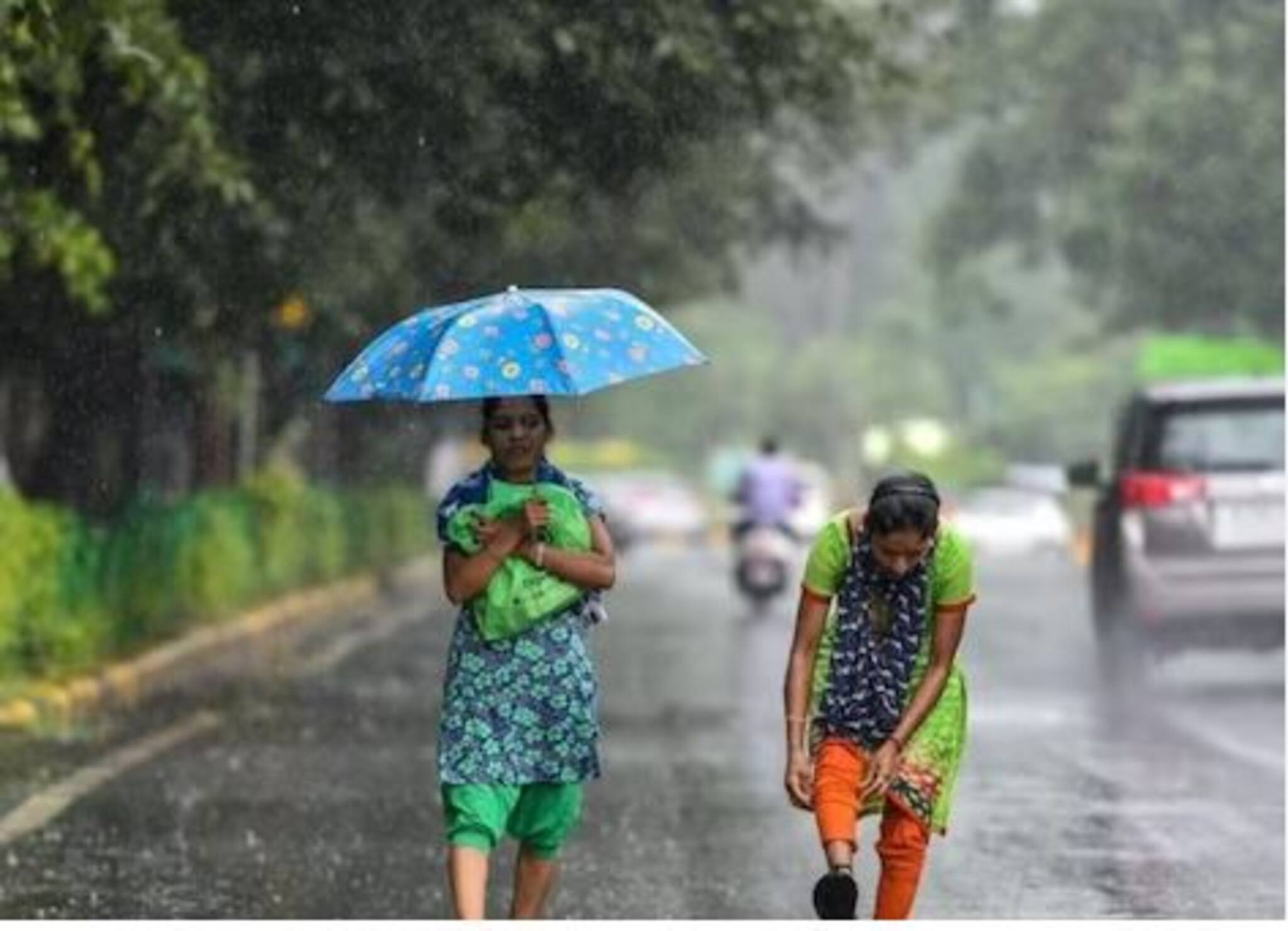 হুহু করে কমছে তাপমাত্রা! ঝমঝমিয়ে প্রাক বর্ষার বৃষ্টি শুরু কলকাতা-সহ জেলায় জেলায়