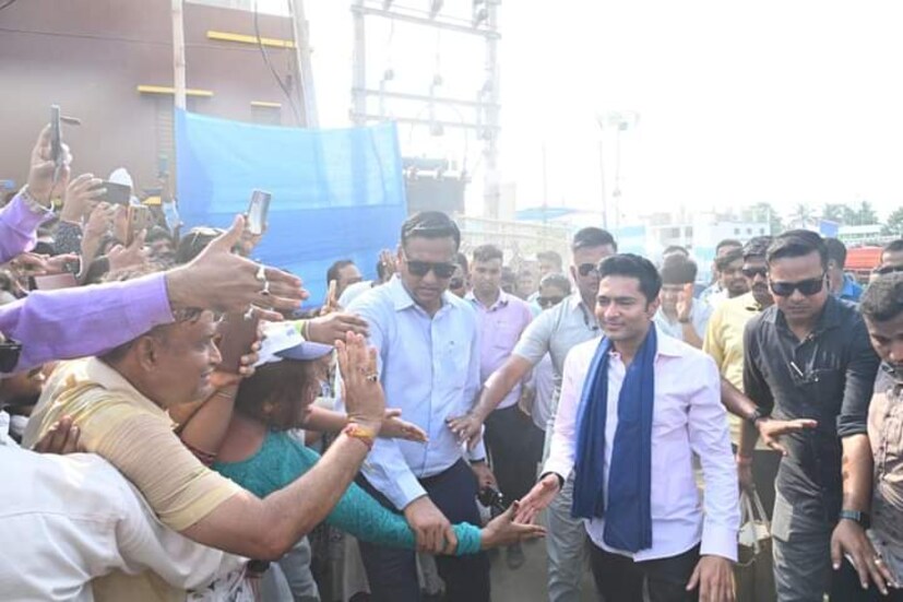 চারদিনের নব জোয়ার কর্মসূচি নিয়ে পূর্ব মেদিনীপুর জেলায় এসেছেন তৃণমূল সাংসদ। পশ্চিম মেদিনীপুরের পর পূর্ব মেদিনীপুরে এগরা ও রামনগরের পর কাঁথিতে থাকেন তিনি।