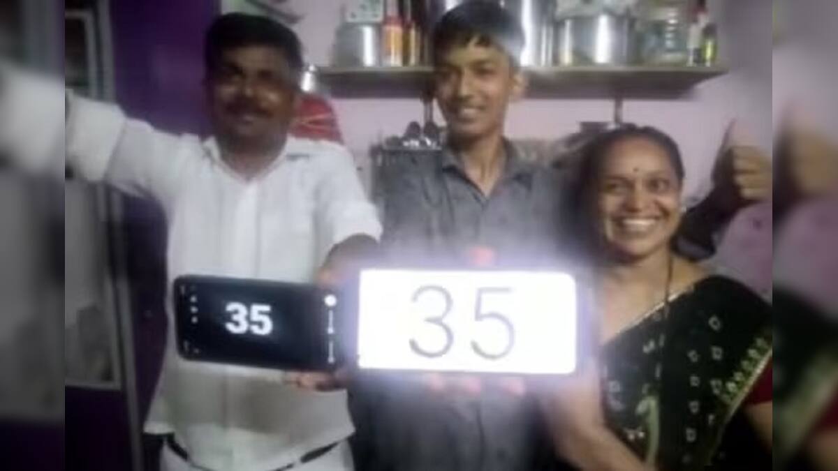 মাধ্যমিকে ৩৫ শতাংশ নম্বর ছেলের, সেই দেখে বাবা-মা যা করলেন ভাবতে পারবেন না! মাধ্যমিকে ৩৫ শতাংশ নম্বর ছেলের, সেই দেখে বাবা-মা যা করলেন ভাবতে পারবেন না!