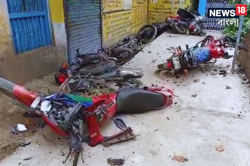 আইএসএফ-এর (ISF) মনোনয়নপত্র জমা দেওয়াকে কেন্দ্র করে রণক্ষেত্রের চেহারা নিল দক্ষিণ ২৪ পরগনার ভাঙড়। অভিযোগ, মনোনয়নপত্র জমা করতে গেলে আইএসএফ-কে বাধা দেয় তৃণমূল কর্মীরা।