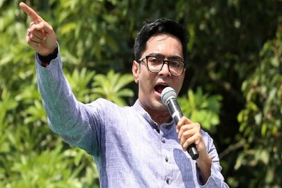 অভিষেকের নির্দেশ অমান্য!