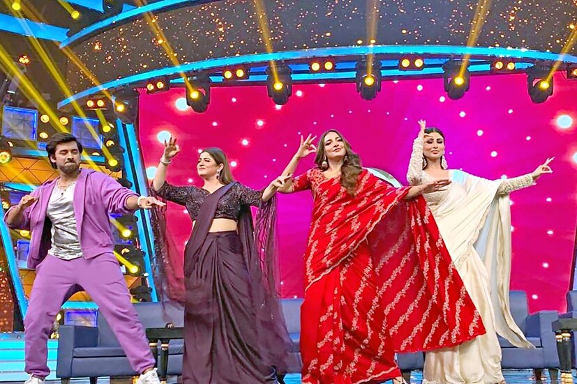 আর এর পর থেকেই তিন জনের বন্ধুত্ব যেন নজির গড়েছে। টলি ও বলি নায়িকাদের মধ্যে এই বন্ধুত্বের প্রকাশ বারবার ঘটে ইনস্টাগ্রামে।