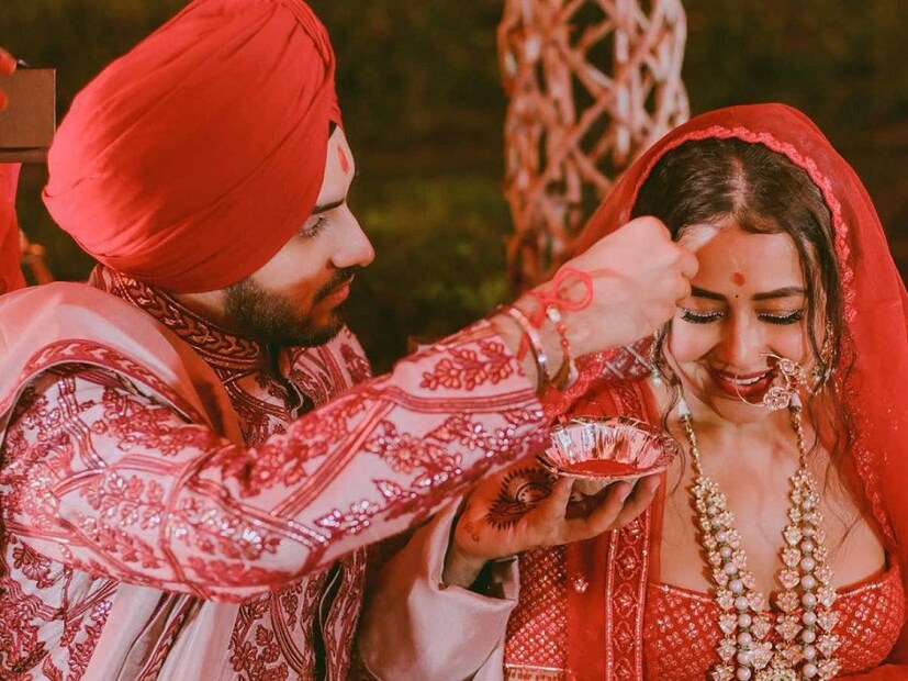 তবে নেহা কিন্তু এমন নানা গুজব ছড়িয়ে নিজের ভিডিও অ্যালবাম পোস্ট করেন। এই বিচ্ছেদের খবরটাও তিনি ইচ্ছাকৃত ছড়াচ্ছেন কিনা, তা নিয়ে সন্দেহ থেকে যাচ্ছে। তবে সূত্রের খবর, সত্যিই এবার রোহনকে ছাড়তে চলেছেন নেহা!photo source collected 