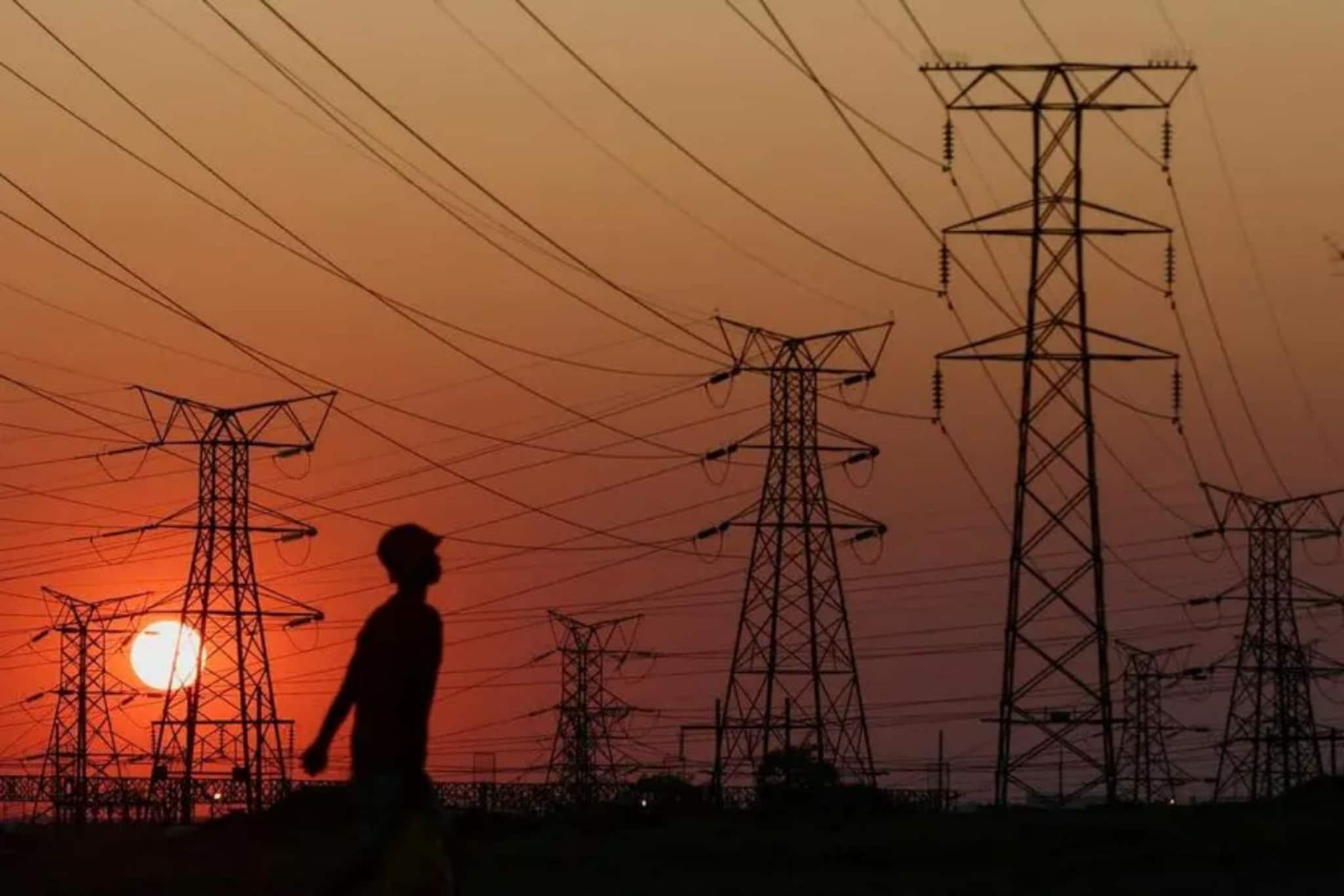 লাগাতার লোডশেডিং বন্ধ হবে কবে...? CESC-কে তীব্র ভর্ৎসনা বিদ্যুৎ মন্ত্রীর!