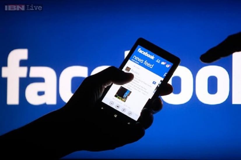 হ্যাকাররা আপনার Facebook অ্যাকাউন্টের সঙ্গে যুক্ত তথ্য যেমন ই-মেইল, ফোন নম্বর এবং জন্ম তারিখ চুরি করে নেবে। অন্য অনলাইন অ্যাকাউন্টের হদিশ পেতেই তথ্য ব্যবহার করা হবে।