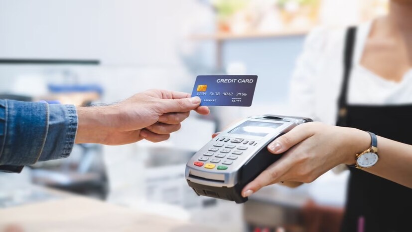 আসলে, RuPay, Visa Card কার্ড এবং MasterCard তিনটি ভিন্ন ধরনের কার্ড। এমনকী একই ব্যাঙ্ক থেকে জারি করা হলেও এগুলোর ধরন আলাদা, আলাদা এদের কার্যকারিতাও।