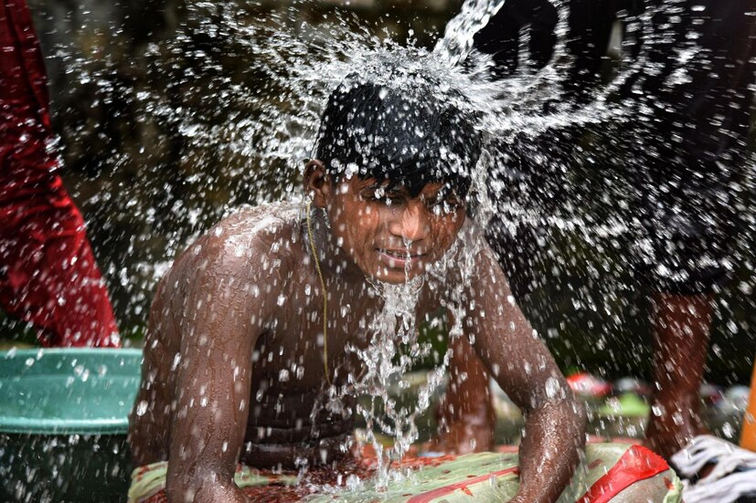 পূর্বোক্ত অবস্থা অনুসারে, বিহারের অনেক জায়গায় দিনের তাপমাত্রা স্বাভাবিকের চেয়ে বেশি (5.1 ° সে বা তার বেশি) এবং গতকাল ঝাড়খণ্ড ও ওড়িশার অনেক জায়গায় স্বাভাবিকের চেয়ে (3.1°C থেকে 5.1°C) উল্লেখযোগ্যভাবে বেশি ছিল তাপমাত্রা৷