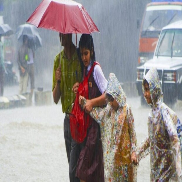 উত্তর-পশ্চিম ভারতের যে অংশগুলিতে হালকা ও মাঝারি বৃষ্টিপাত হতে পারে সেগুলি হল হিমাচল প্রদেশ এবং উত্তরাখণ্ড (২৪ অগাস্ট পর্যন্ত), পশ্চিম উত্তর প্রদেশ (২১-২৩ অগাস্ট), পূর্ব উত্তর প্রদেশ (২২-২৪ অগাস্ট), এবং পূর্ব রাজস্থান (অগাস্ট ২১-২২)। উত্তরাখণ্ডে (অগাস্ট ২২-২৪), হিমাচল প্রদেশ (অগাস্ট ২১-২৪) এবং উত্তর-পশ্চিম উত্তর প্রদেশ (২২-২৩ অগাস্ট ) বিচ্ছিন্নভাবে অতি ভারী বৃষ্টিপাত হতে পারে।