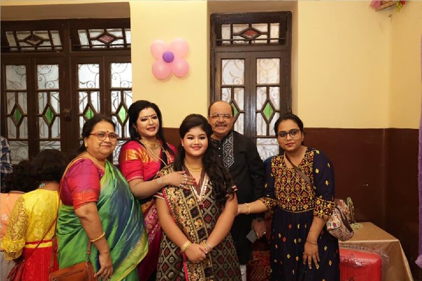 *ইতিমধ্যেই জনপ্রিয় এই জুটির একের পর এক ছবি ভাইরাল হয়েছে সোশ্যাল মিডিয়ায়। ছবি শেয়ার করেছেন বৈশাখী বন্দ্যোপাধ্যায় তাঁর নিজের সোশ্যাল মিডিয়া অ্যাকাউন্টে। ছবিঃ ফেসবুক। 