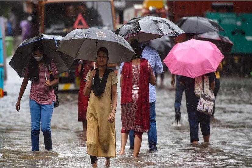 পুরুলিয়া সর্বোচ্চ তাপমাত্রার পারদ থাকতে পারে ৩৩ ডিগ্রি সেলসিয়াস ও সর্বনিম্ন তাপমাত্রার পারদ থাকতে পারে ২৪ ডিগ্রি সেলসিয়াস বলে জানা গিয়েছে হাওয়া অফিস সূত্রে। আবহাওয়া দফতর স্বস্তির খবর দিয়েছে, পুরুলিয়া জেলার জন্য। খুব শীঘ্রই প্রবল বর্ষণে ভাসবে জেলা পুরুলিয়াও। কিছুটা হলেও স্বস্তি মিলবে পুরুলিয়াবাসীদের। (প্রতিবেদক: শমিষ্ঠা ব্যানার্জি)