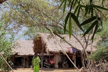 এই