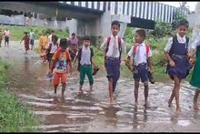 সব ফেলে আন্দোলনে কচিকাঁচারা! কারণ জানলে চিন্তায় পড়বেন আপনিও