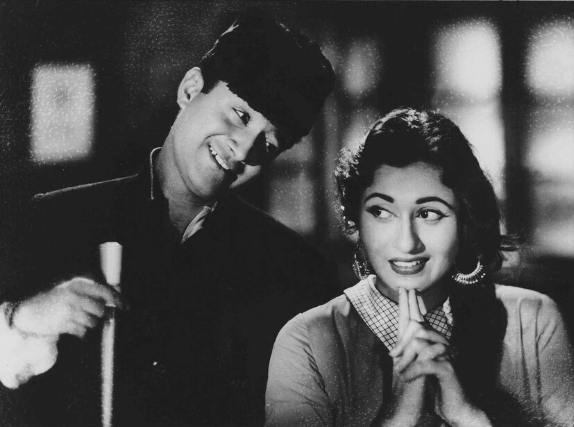 হিন্দুস্তান টাইমসের রিপোর্ট অনুযায়ী, এভাবেই এক যুবতীর মৃত্যু হয়। যদিও এর অফিসিয়াল কোনও রেকর্ড পাওয়া যায়নি। এই ঘটনার পরেই নাকি দেব আনন্দকে আদালত কালো পোশাক না পরার নির্দেশ দেয়। এরপরে আজীবন সেই নির্দেশ পালন করেছেন অভিনেতা।
