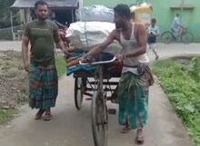 নির্বাচন বিধি ভঙ্গ করে চাল ত্রিপল দেওয়ার অভিযোগ, গ্রেফতার কংগ্রেস কর্মী