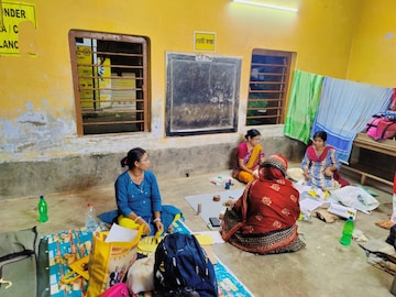 এই
