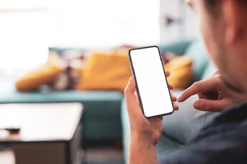 জনপ্রিয় টেলিকম কোম্পানি Vodafone Idea-র এই বিনামূল্যে ডিজনি প্লাস হটস্টার মোবাইল সাবস্ক্রিপশনের অফার একটি Vi অ্যাপ ভিত্তিক এক্সক্লুসিভ প্ল্যান। অর্থাৎ, যে গ্রাহকরা অফিসিয়াল Vi অ্যাপের মাধ্যমে ৮৩৯ টাকার প্ল্যান ক্রয় করবেন, শুধুমাত্র তাঁরাই এই অফারের সুবিধা পাবেন। এই প্ল্যান ক্রয় চালু করার জন্য গ্রাহকদের Vodafone Idea অ্যাপে যেতে হবে।photo source collected 