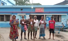 বিজয় মিছিলকে কেন্দ্র করে লাল-সবুজ আবিরের লড়াই! দফায় দফায় বোমাবাজির অভিযোগ