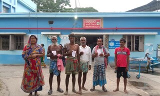 জখম ব্যক্তিরা চিকিৎসাধীন শান্তিপুর হাসপাতালে