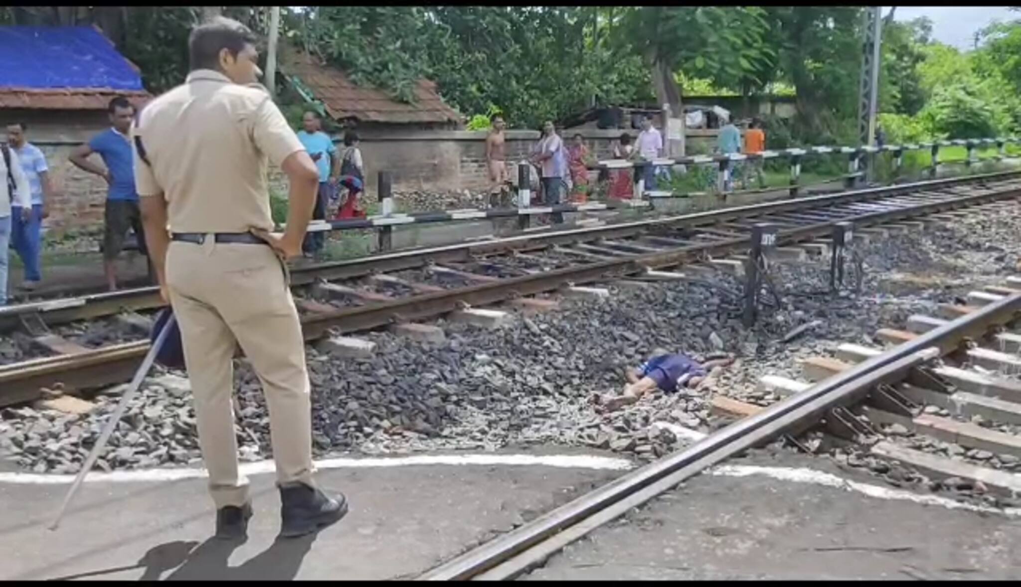 বারণ করছিলেন সবাই..., না শুনেই এগোলেন শেওড়াফুলির বাসিন্দা!