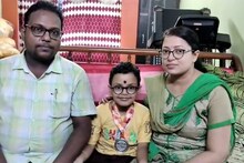 ঠোঁটস্থ ১৯৪ টি প্রাণীর সামুদ্রিক নাম! বিস্ময়কর স্মৃতি নিয়ে রেকর্ড বইয়ে শ্রীহান