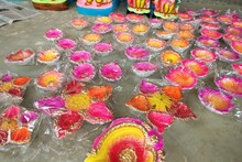 রঙ্গোলি প্রদীপের ব্যপক চাহিদা! কারণ জানলে অবাক হবেন
