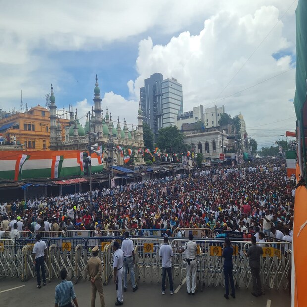 পঞ্চায়েত নির্বাচনে বিপুল জয়ের পর ২১ জুলাই শহিদ দিবসের মঞ্চে মমতা বেঁধে দেবেন লোকসভার লক্ষ্য। (রিপোর্টার-- সোমরাজ বন্দ্যোপাধ্যায়)