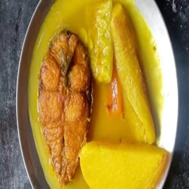 প্রেসার কুকারে মাছ রান্না একেবারেই উচিত না। মাছে থাকা ব্যাকটেরিয়া মিশে যায় কুকারে। এর থেকে ক্যানসার হওয়ারও সম্ভাবনা থাকে বলে মত বিশেষজ্ঞদের। 