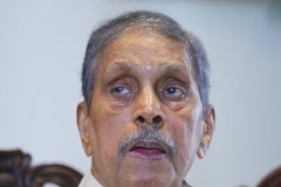 প্রয়াত অচনি রবি। 