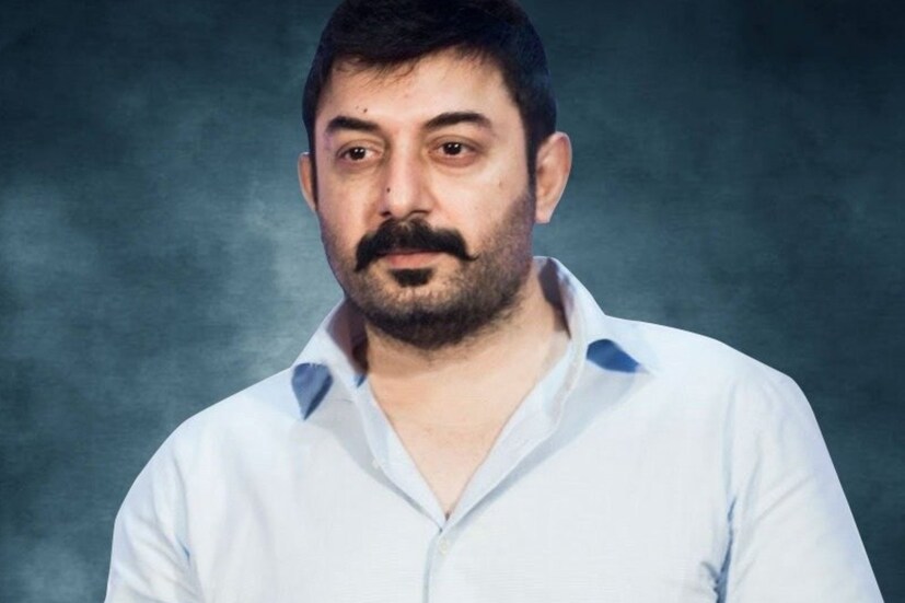 তবে এ সবের মাঝে ঝড় বয়ে গিয়েছিল তাঁর জীবনে। বৈবাহিক জীবনে ছেদ, দুর্ঘটনা, ইত্যাদি তাঁকে ছিন্নভিন্ন করে ফেললেও ধরাশায়ী করতে পারেনি। তিনি ঠিক উঠে দাঁড়িয়েছেন রাজার মতোই।