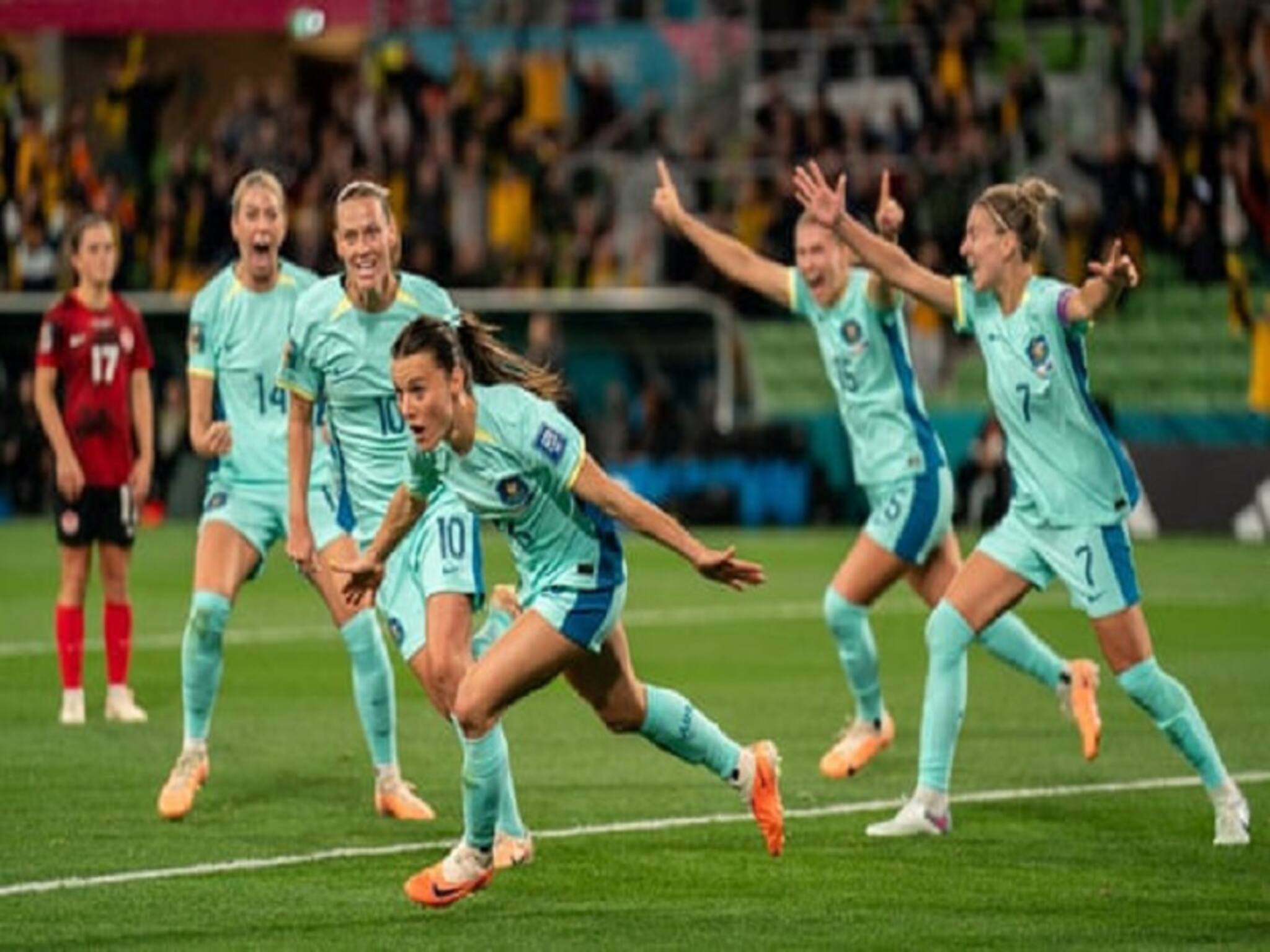 ফুটবল বিশ্বকাপে অস্ট্রেলিয়ার চমক! কানাডাকে দাঁড় করিয়ে ৪ গোল ক্যাঙ্গারুদের